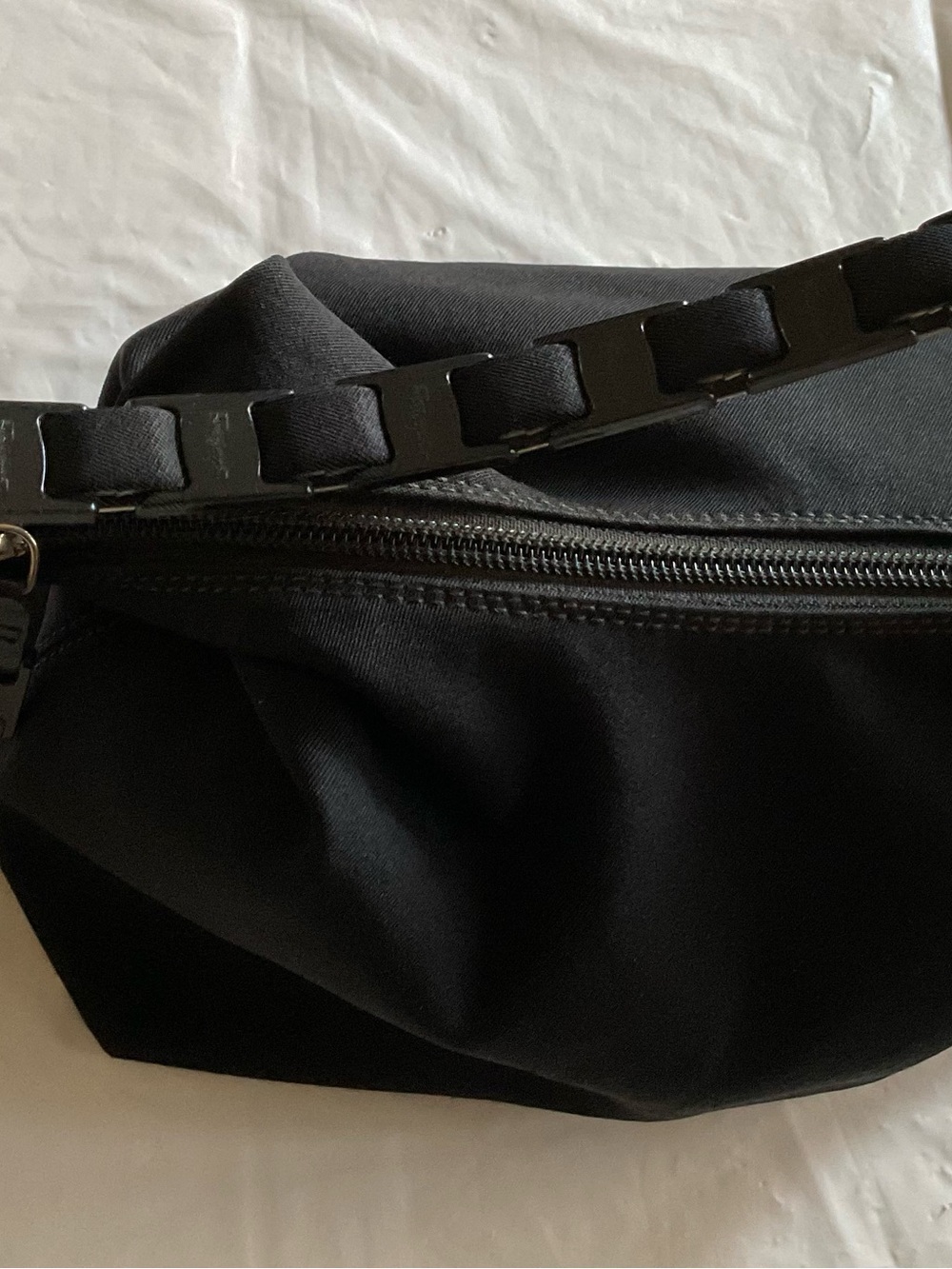 Salvatore Ferragamo VARA Black Canvas Chain Link Vintage Shoulder Bag - Picture 11 of 12